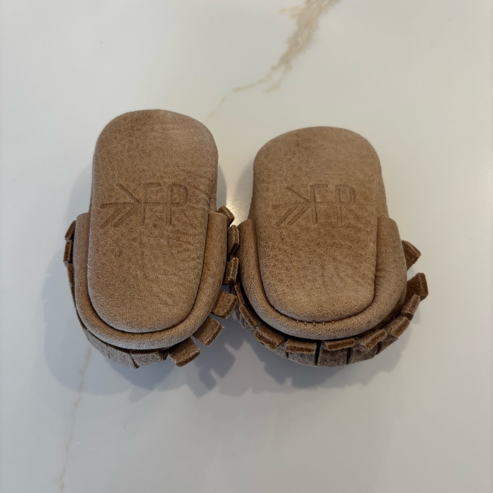 Freshly Picked Newborn Weathered Brown Moccasin Baby Shoe - Picture 3 of 7